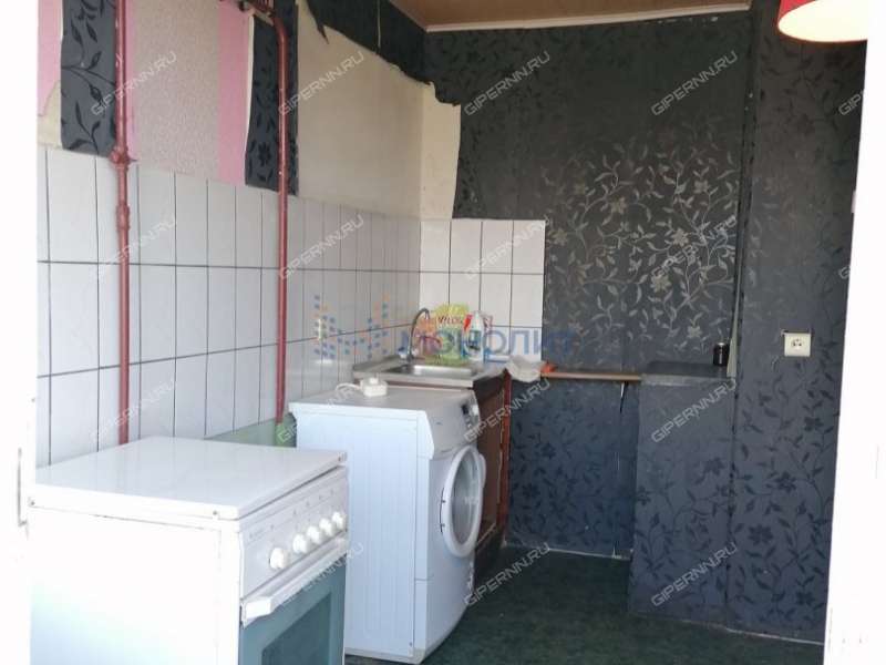 трёхкомнатная квартира в 2-м микрорайоне дом 41 город Бор