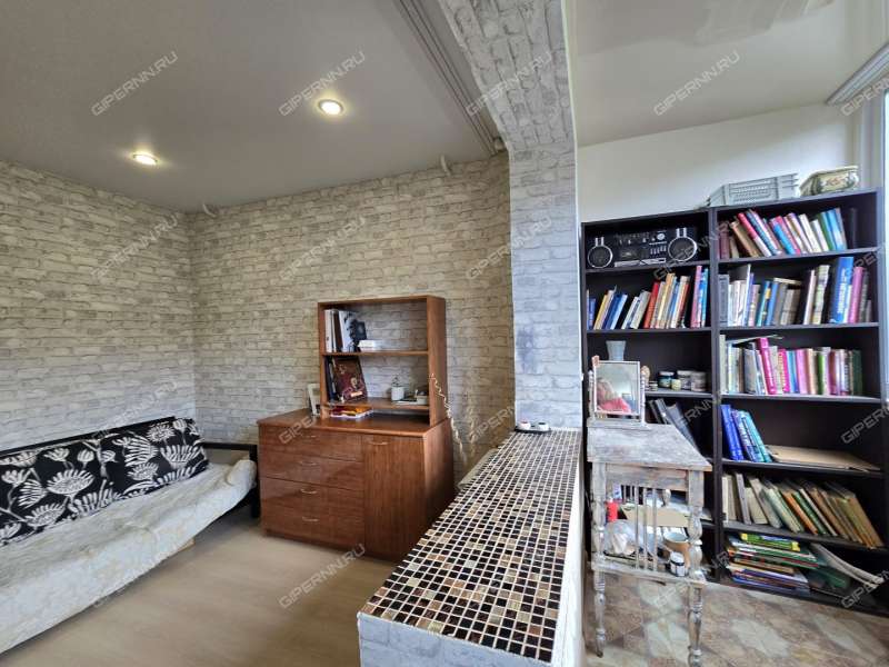 трёхкомнатная квартира на улице Володарского дом 7