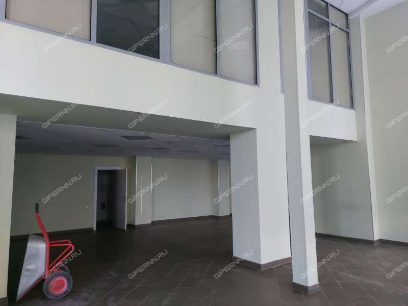 помещение под помещение свободного назначения, торговую площадь на улице Плотникова