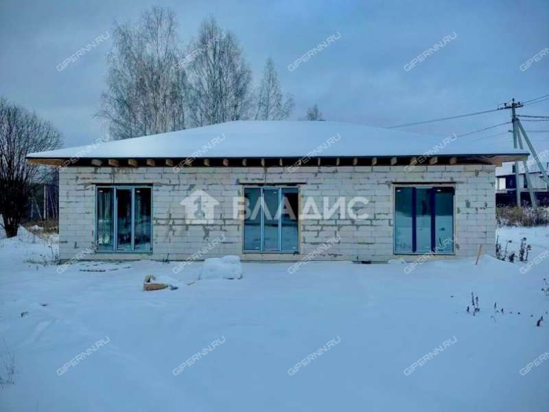 дом на улице Счастливая село Елховка