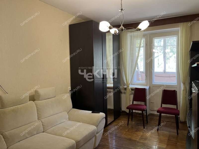 трёхкомнатная квартира на улице Звездинка дом 9  к1